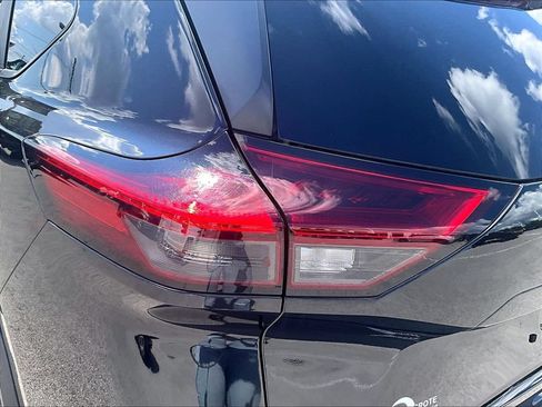 Used 2021 Nissan Rogue S AWD/4WD image 31