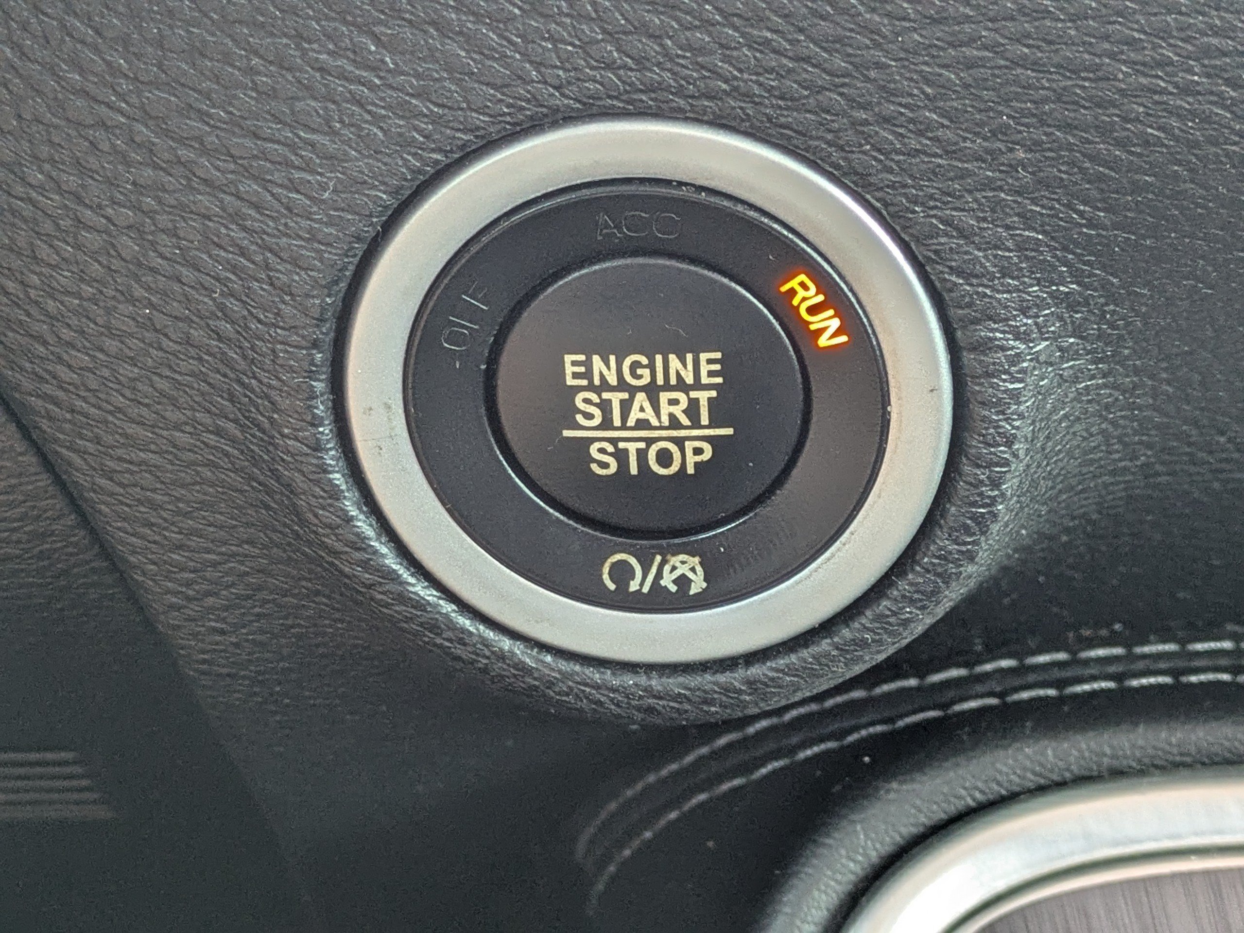 Used 2018 Dodge Challenger SXT RWD image 25