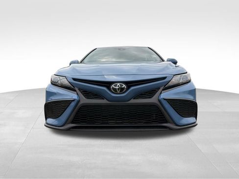 Used 2024 Toyota Camry SE FWD image 9