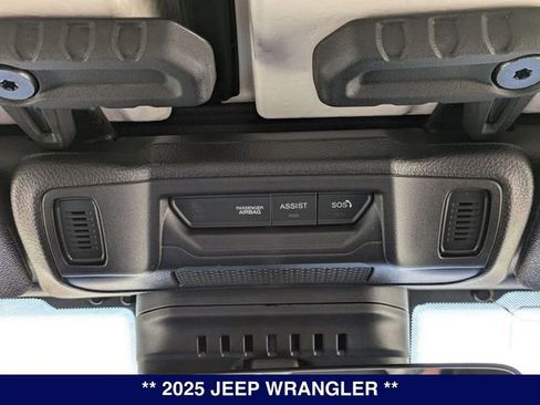 New 2025 Jeep Wrangler Unlimited Sahara w/ Technology Group AWD/4WD image 27