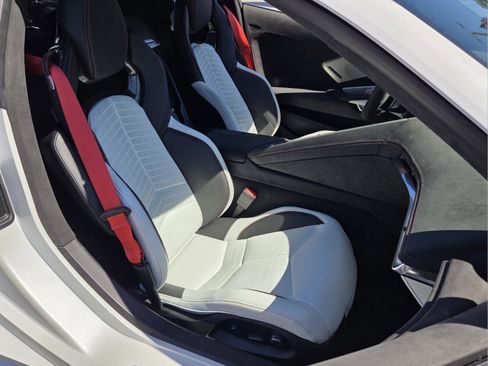 Used 2023 Chevrolet Corvette Stingray Premium Cpe w/ Z51 Performance Package RWD image 14