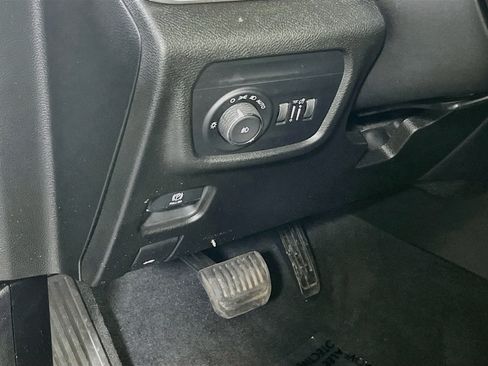 Used 2023 Jeep Grand Cherokee Limited AWD/4WD image 10