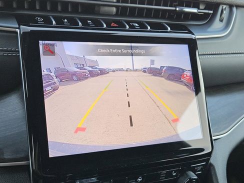 New 2025 Jeep Grand Cherokee Limited image 14