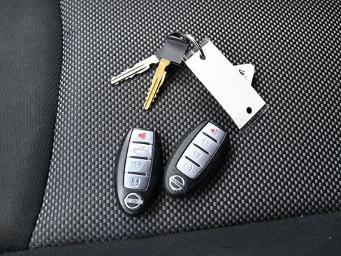 Used 2020 Nissan Pathfinder SV AWD/4WD image 26