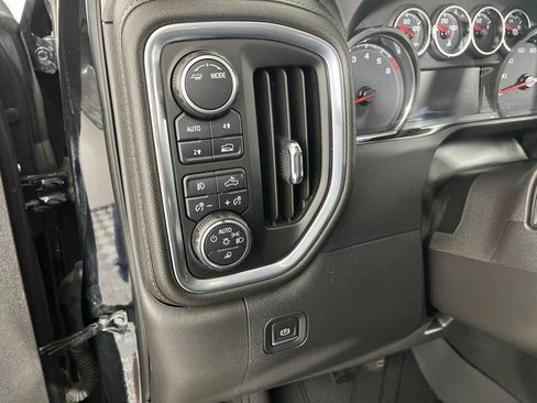 Used 2022 Chevrolet Silverado 1500 LTZ w/ LTZ Premium Package AWD/4WD image 30