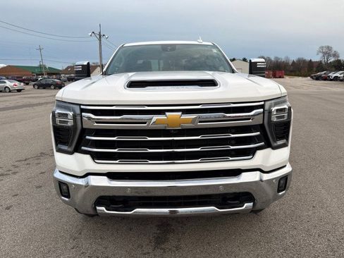 Used 2024 Chevrolet Silverado 3500 LTZ w/ LTZ Convenience Package image 8