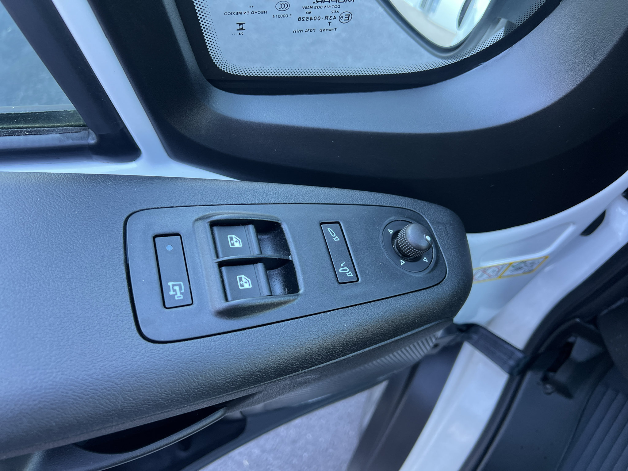Used 2025 RAM ProMaster 2500 w/ Convenience Group FWD image 26