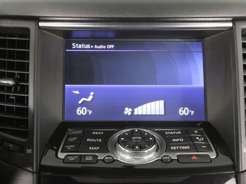 Used 2017 INFINITI QX70 AWD w/ Limited Package image 8