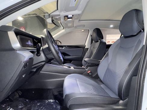 New 2026 Volkswagen Tiguan SE image 22