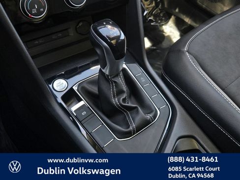 Certified 2023 Volkswagen Taos SE w/ Panoramic Sunroof Package FWD image 17