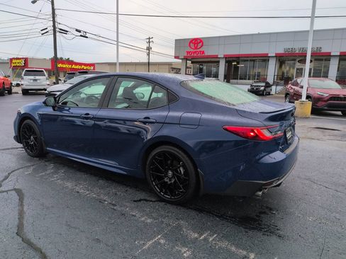 Used 2026 Toyota Camry SE w/ Convenience Package FWD image 3