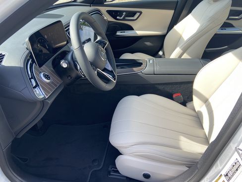 New 2026 Mercedes-Benz E 350 4MATIC Sedan image 20
