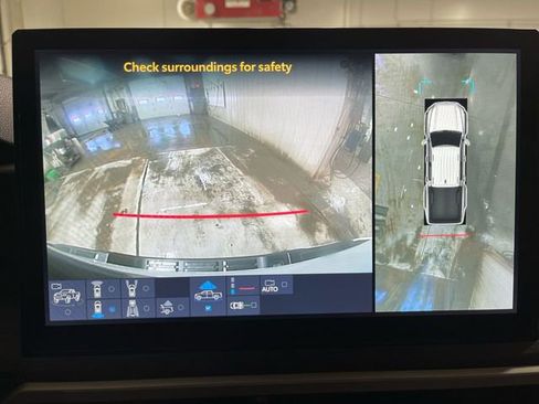 Used 2025 Toyota Tacoma Limited image 17