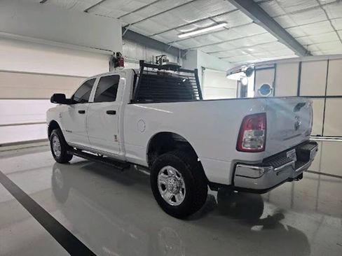 Used 2022 RAM 2500 Tradesman w/ Chrome Appearance Group AWD/4WD image 5