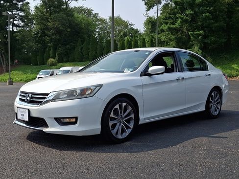 Used 2015 Honda Accord Sport image 3