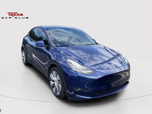 Used 2023 Tesla Model Y AWD image 1