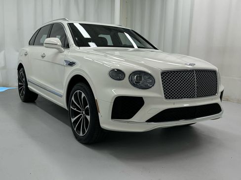 Used 2023 Bentley Bentayga AWD/4WD image 2