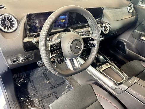 New 2026 Mercedes-Benz GLA 35 AMG 4MATIC image 9