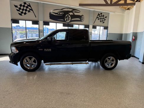 Used 2014 RAM 1500 Express RWD image 4