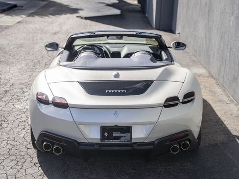 Certified 2025 Ferrari Roma Spider image 5