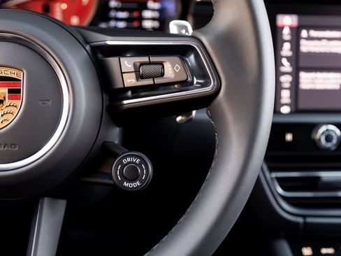 New 2026 Porsche Macan GTS image 16