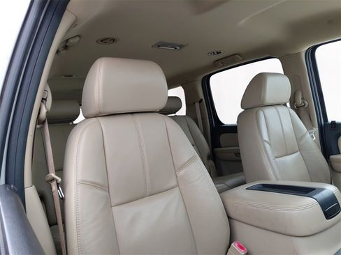 Used 2008 Chevrolet Suburban LT w/ LT Preferred Equipment Group image 15