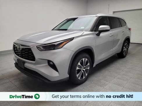 Used 2022 Toyota Highlander XLE FWD image 1