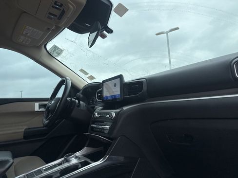 Used 2020 Ford Explorer XLT w/ Equipment Group 202A image 25