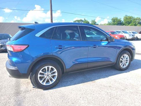 Used 2022 Ford Escape SE w/ Cold Weather Package AWD/4WD image 7