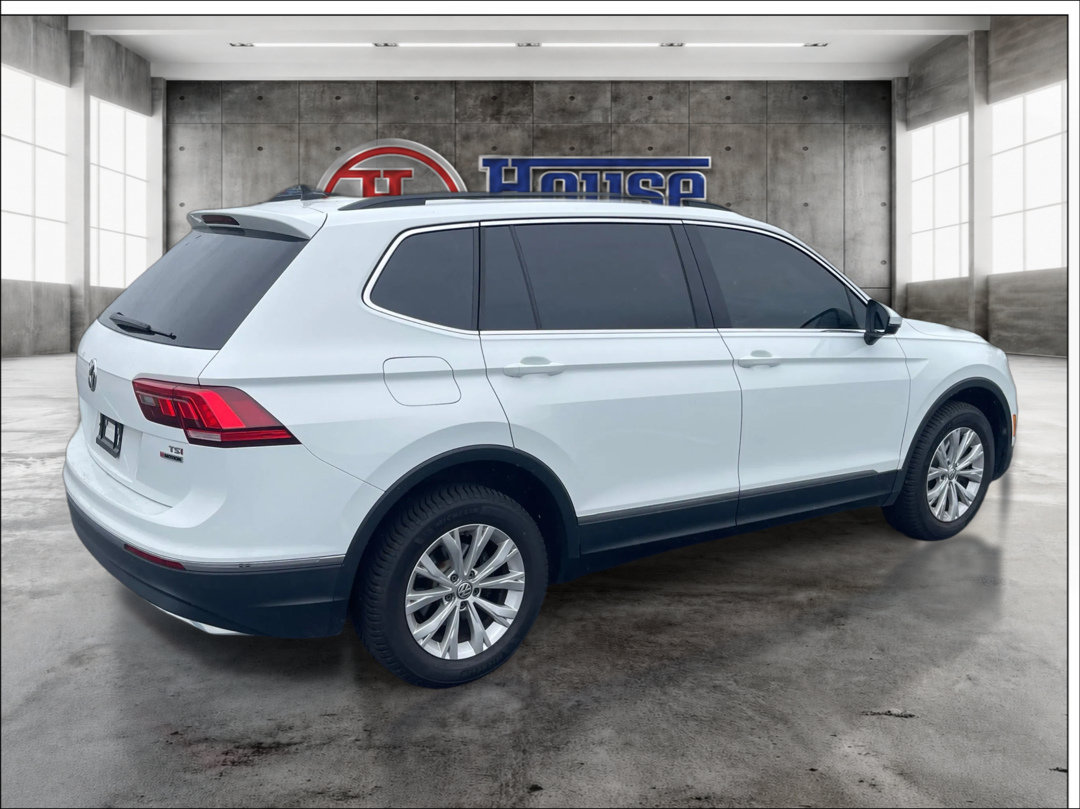 Used 2018 Volkswagen Tiguan SE w/ Panoramic Sunroof Package AWD/4WD image 5