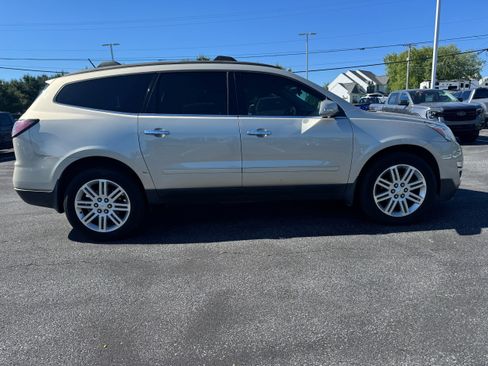 Used 2014 Chevrolet Traverse LT w/ All-Star Edition FWD image 6