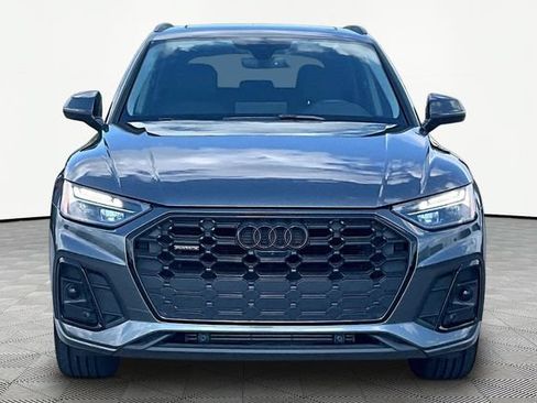 Used 2023 Audi Q5 2.0T Premium Plus w/ Premium Plus Package AWD/4WD image 3