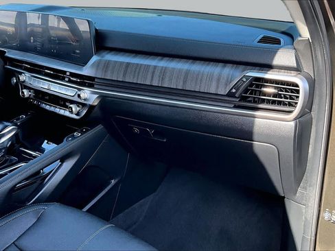 Used 2023 Kia Telluride EX w/ EX Captain's Chair Package FWD image 16