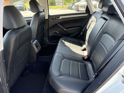 Used 2017 Volkswagen Passat 1.8T R-Line FWD image 22