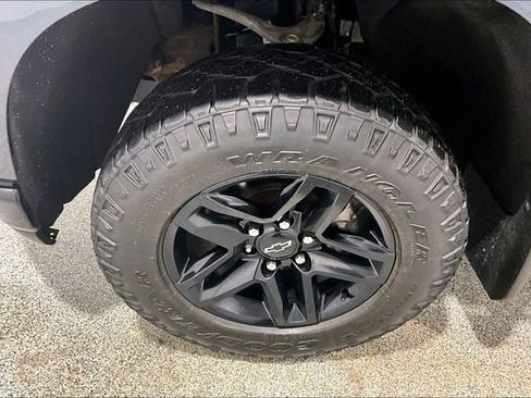 Used 2020 Chevrolet Silverado 1500 LT Trail Boss image 35