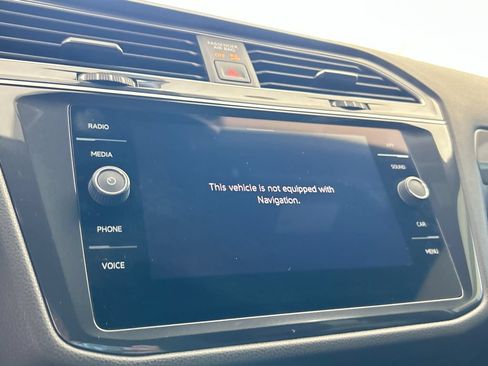 Certified 2024 Volkswagen Tiguan SE R-Line FWD image 21
