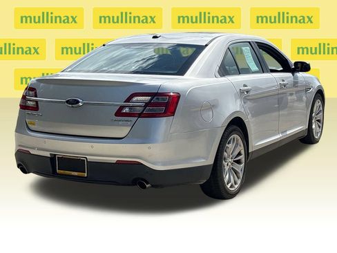 Used 2015 Ford Taurus Limited FWD image 4