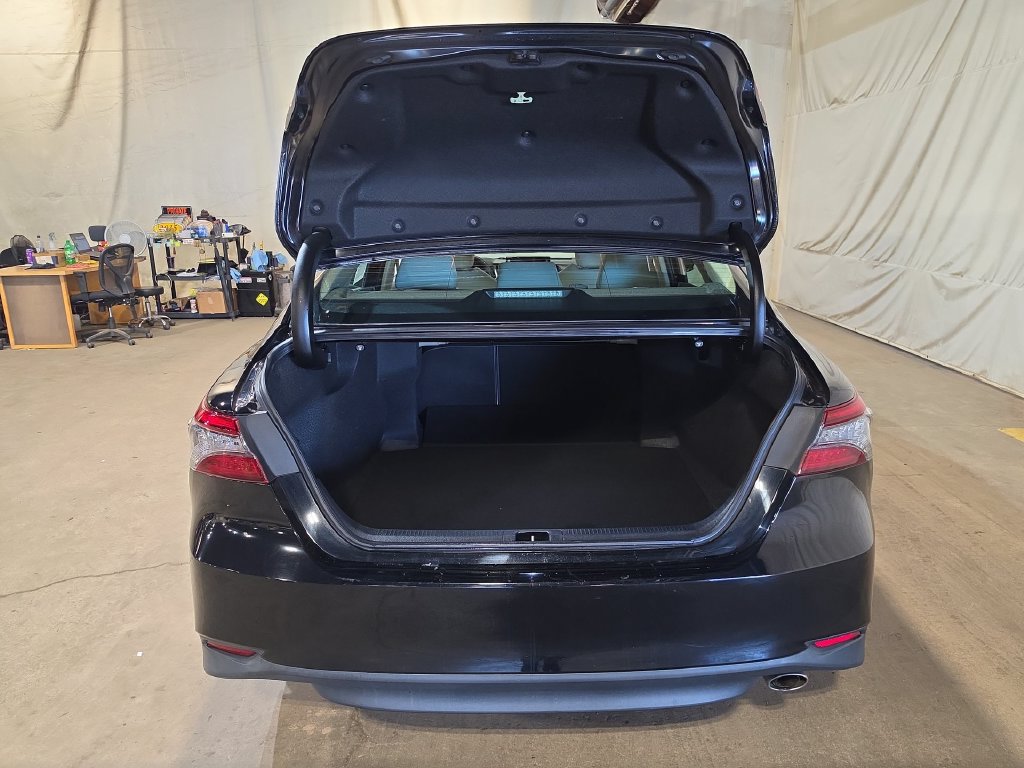 Used 2022 Toyota Camry XLE FWD image 20