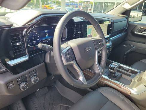 Used 2024 Chevrolet Silverado 1500 RST w/ Redline Edition AWD/4WD image 16