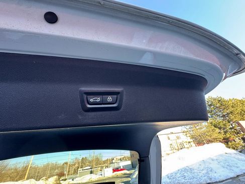 Used 2021 BMW X4 xDrive30i w/ Premium Package image 12