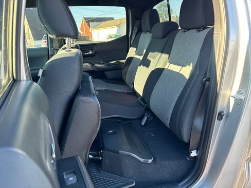 Used 2021 Toyota Tacoma TRD Sport image 15