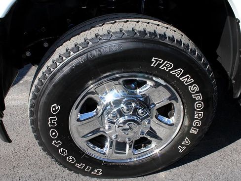 Used 2024 RAM 2500 Tradesman w/ Chrome Appearance Group image 35