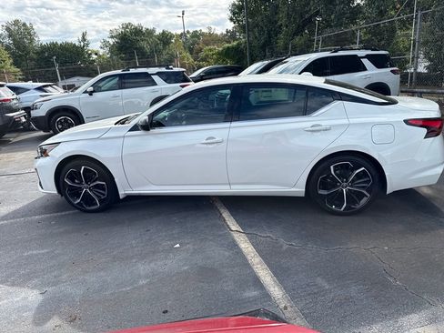 New 2025 Nissan Altima 2.5 SR w/ SR Premium Package image 2