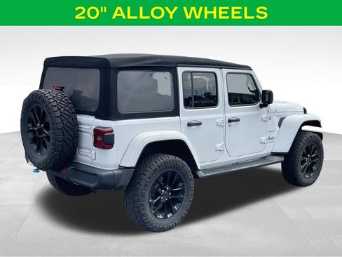 Used 2024 Jeep Wrangler Unlimited Sahara w/ Technology Group AWD/4WD image 9
