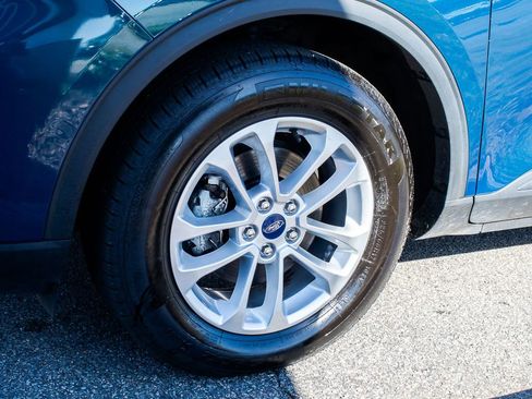 Used 2020 Ford Escape SE image 5