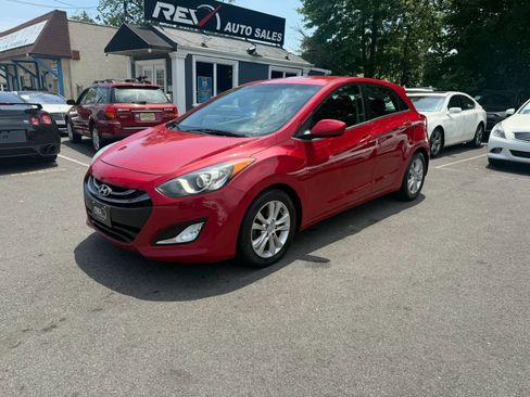 Used 2014 Hyundai Elantra GT FWD image 1