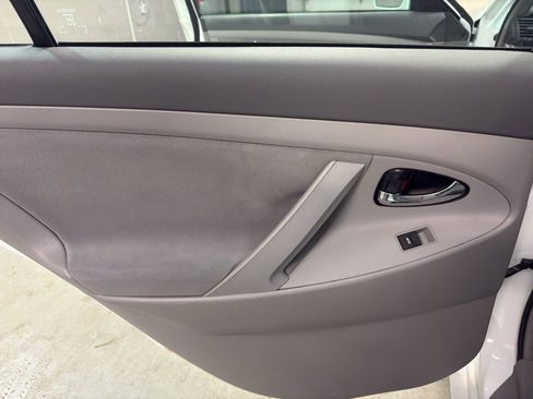 Used 2011 Toyota Camry LE image 26