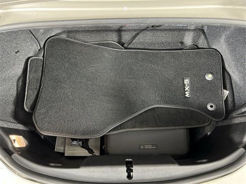 Used 2022 MAZDA MX-5 Miata Grand Touring image 19