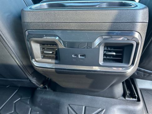 Used 2025 GMC Sierra 1500 Elevation image 34