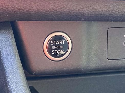 Used 2023 Nissan Rogue SV image 23